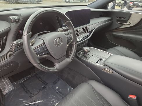 Used 2022 Lexus LS 500h AWD w/ Luxury Package image 16