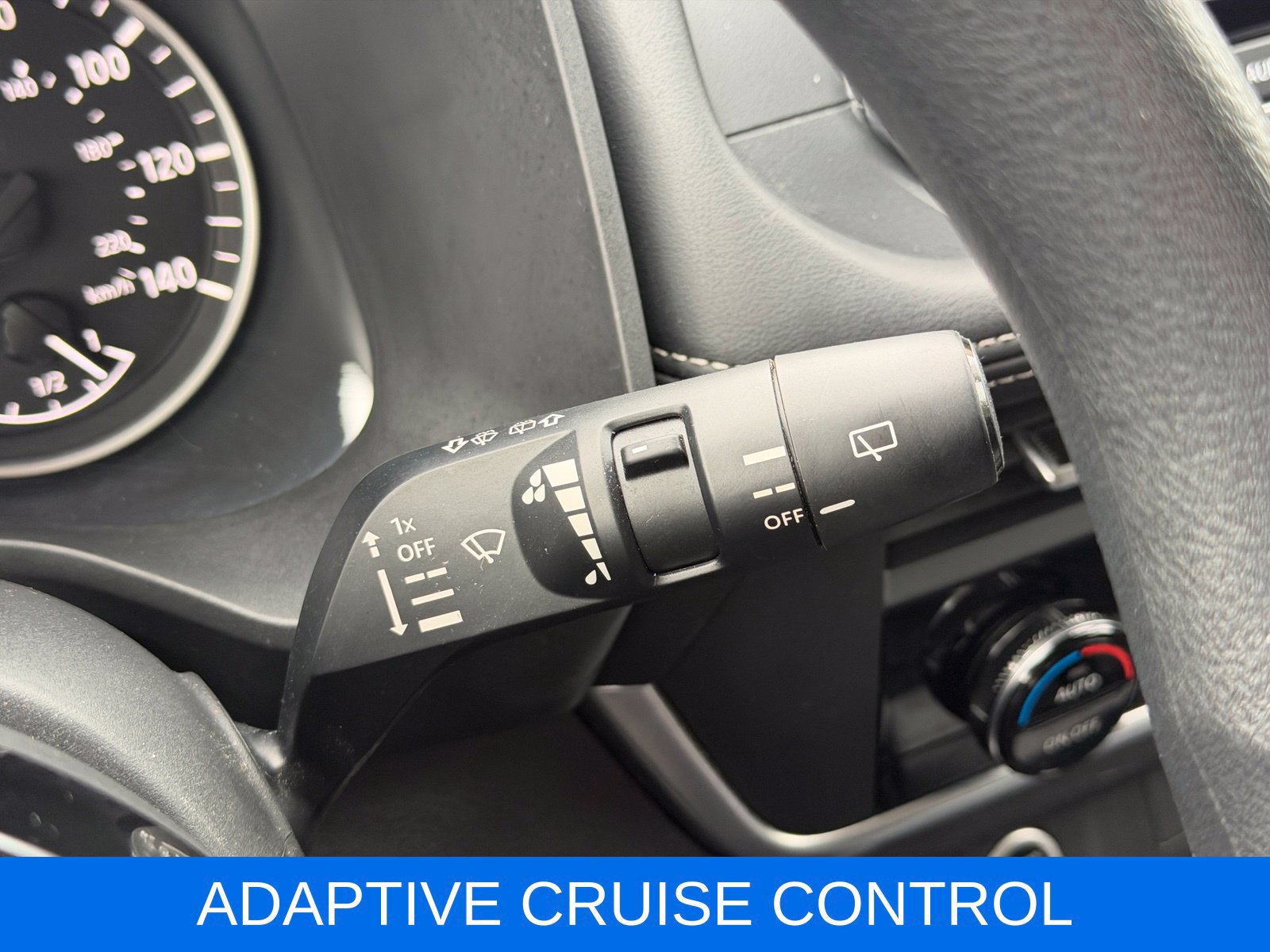 Used 2023 Nissan Rogue SV AWD/4WD image 18