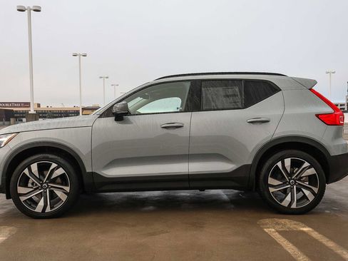 New 2025 Volvo XC40 B5 Plus w/ Protection Package Premier image 8