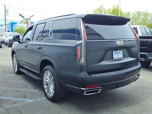 Used 2023 Cadillac Escalade Premium Luxury AWD/4WD image 4