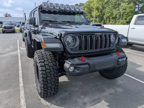 Used 2026 Jeep Wrangler Unlimited Rubicon AWD/4WD image 13