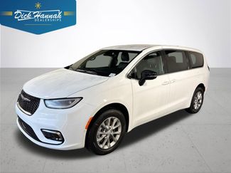 New 2026 Chrysler Pacifica Select video 1