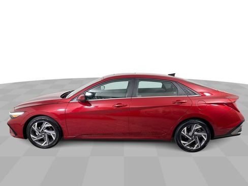Used 2025 Hyundai Elantra SEL FWD image 5
