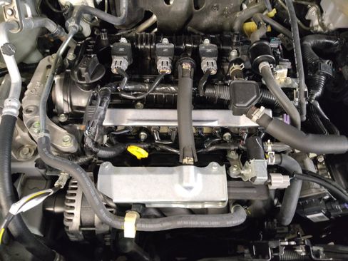 Used 2025 Nissan Versa S w/ Trunk Package FWD image 30