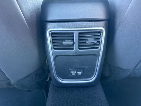 Used 2023 Dodge Charger SXT RWD image 7