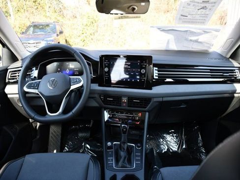 New 2026 Volkswagen Jetta SE image 18