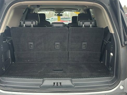 Used 2024 Ford Expedition XLT image 28