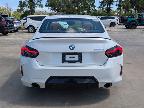Used 2025 BMW 230i Coupe w/ M Sport Package RWD image 7
