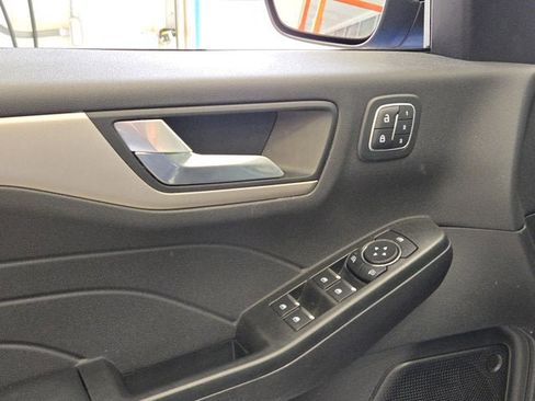 Used 2022 Ford Escape SEL w/ Technology Package FWD image 18