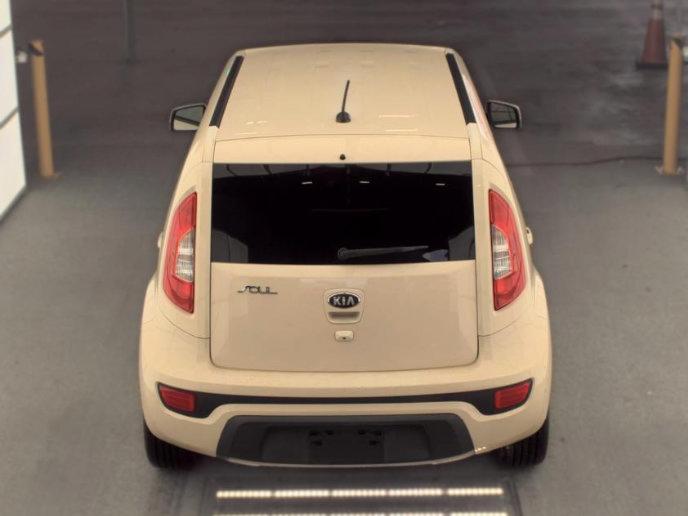Used 2013 Kia Soul + w/ Audio Pkg FWD image 5