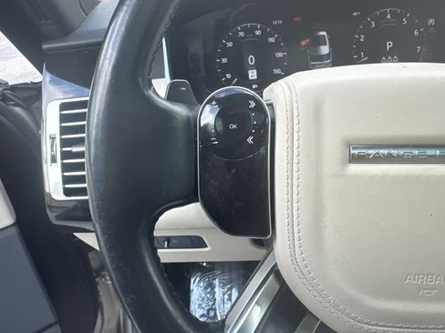 Used 2020 Land Rover Range Rover HSE image 25