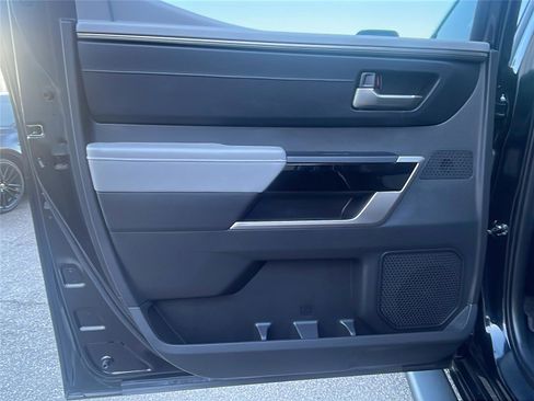 Used 2025 Toyota Tundra Limited image 17