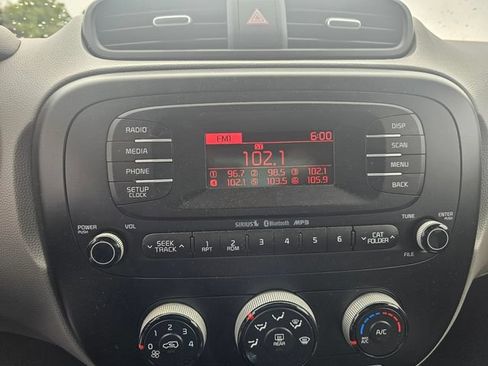 Used 2014 Kia Soul FWD image 20
