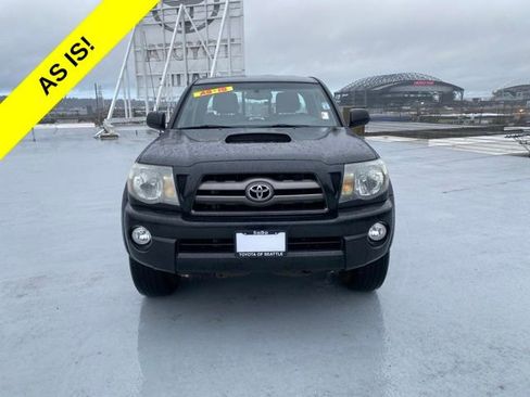 Used 2010 Toyota Tacoma PreRunner image 3