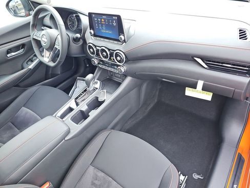 Used 2025 Nissan Sentra SR image 16