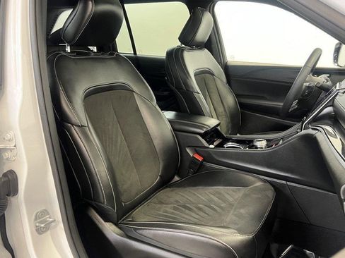 Used 2023 Jeep Grand Cherokee Altitude image 13