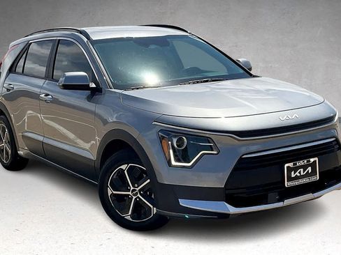 Certified 2024 Kia Niro EX FWD image 21