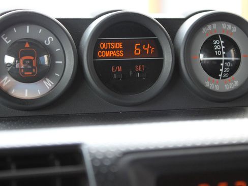 Used 2011 Toyota FJ Cruiser 4WD w/ Upgrade Pkg image 29