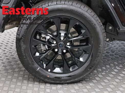 Used 2025 Jeep Wrangler Unlimited Sahara w/ Safety Group AWD/4WD image 30