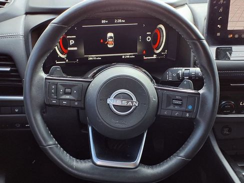 Used 2024 Nissan Rogue SL w/ SL Premium Package image 20