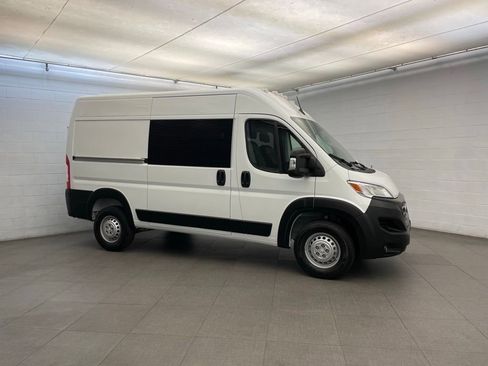 New 2026 RAM ProMaster 1500 w/ Crew Van Package FWD image 2