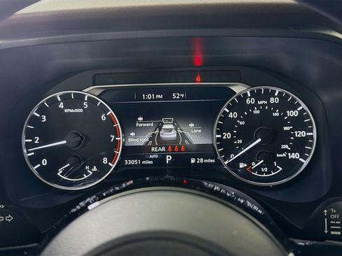 Used 2021 Nissan Rogue SV image 12