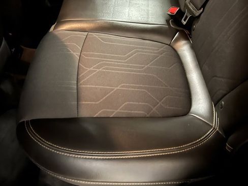 Used 2020 Chevrolet Trax LT w/ LT Convenience Package image 19