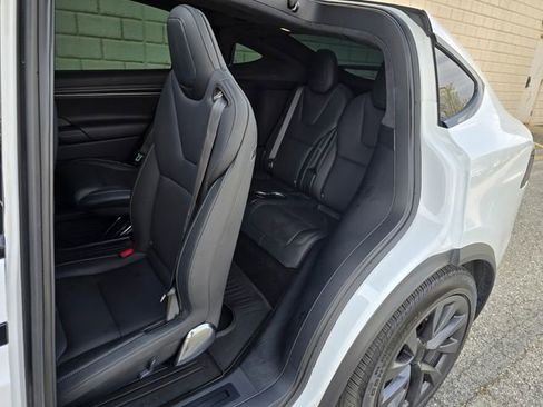 Used 2024 Tesla Model X Plaid image 42