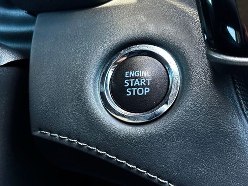 Used 2022 Toyota Highlander LE FWD image 18