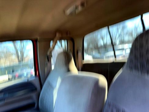 Used 2000 Ford F250 Lariat image 25