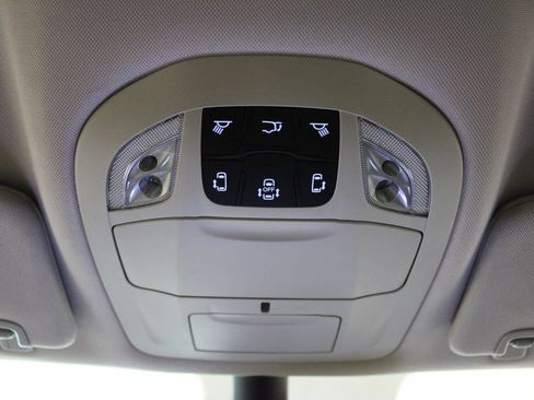 Used 2023 Chrysler Voyager LX FWD image 35