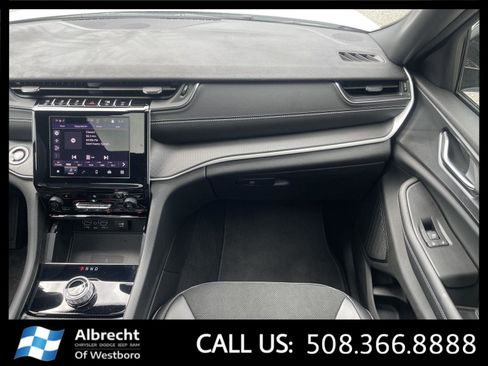 New 2025 Jeep Grand Cherokee Altitude image 23