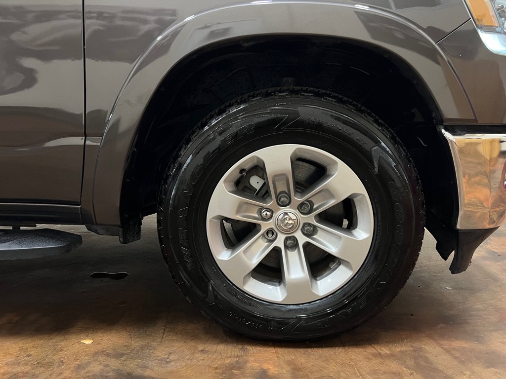 Used 2020 RAM 1500 Laramie AWD/4WD image 11