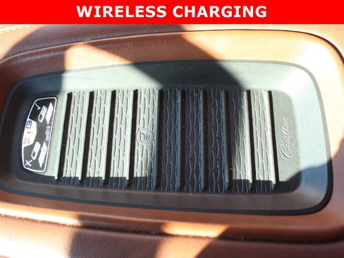 Used 2019 Cadillac Escalade Premium Luxury image 28