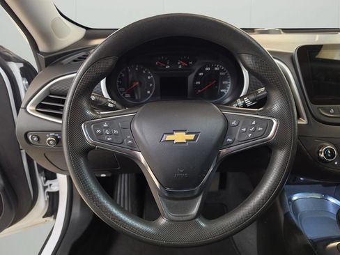Used 2025 Chevrolet Malibu LT FWD image 18