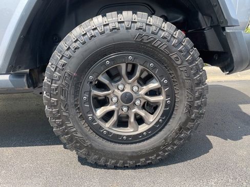 Used 2018 Jeep Wrangler Unlimited Rubicon w/ Safety Group image 5