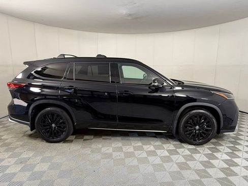 Used 2023 Toyota Highlander XSE image 8