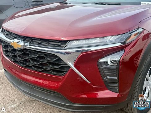 Used 2025 Chevrolet Trax LS image 8