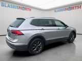 Used 2022 Volkswagen Tiguan SE w/ Panoramic Sunroof Package image 4