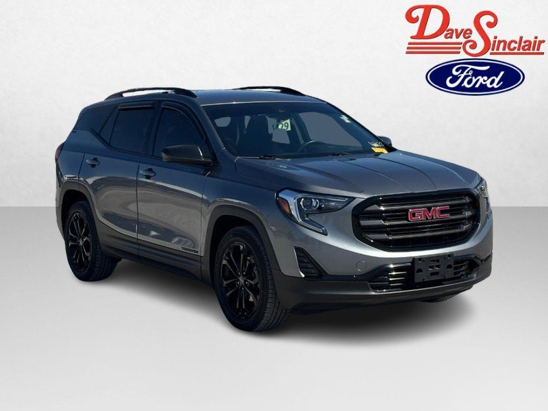 Used 2021 GMC Terrain SLE w/ Driver Convenience Package FWD image 4