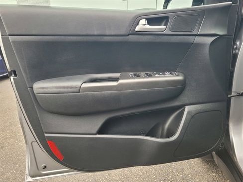 Used 2022 Kia Sportage LX w/ LX FWD Value Edition Package image 18