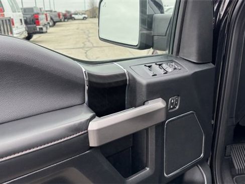 Used 2019 Ford F150 Platinum w/ Equipment Group 701A Luxury image 16