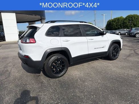Used 2022 Jeep Cherokee Latitude w/ Sun & Sound Group AWD/4WD image 12