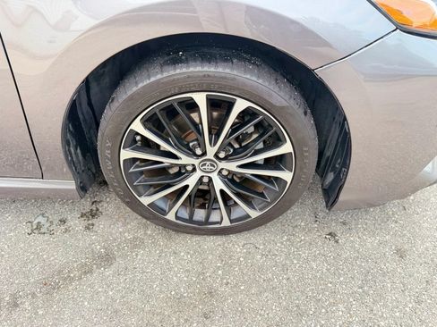 Used 2019 Toyota Camry SE FWD image 10