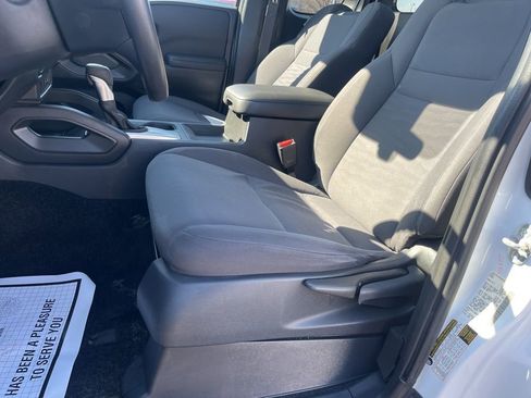 Used 2022 Nissan Frontier S image 6