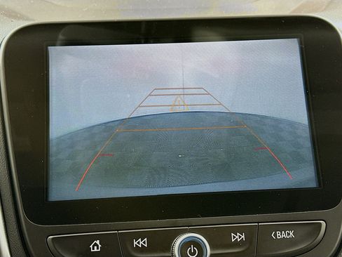 Used 2018 Chevrolet Equinox LT w/ Sun & Infotainment Package image 22