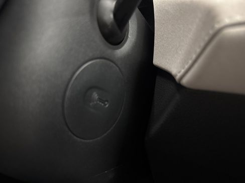 New 2026 Volkswagen Taos SE image 14