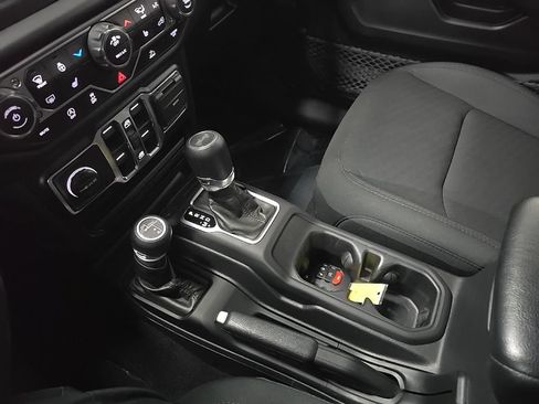 Used 2023 Jeep Wrangler Unlimited Sport AWD/4WD image 26