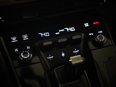 Used 2025 Porsche 911 Carrera image 29