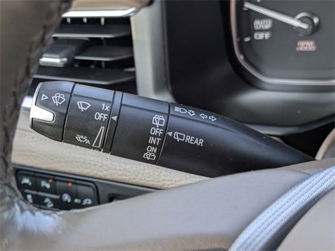 Used 2021 GMC Yukon XL Denali w/ Denali Premium Package image 31